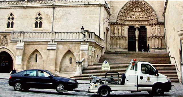 Actualidad Burgos: Burgos es la primera ciudad de España que incorpora grúas de gas natural comprimido