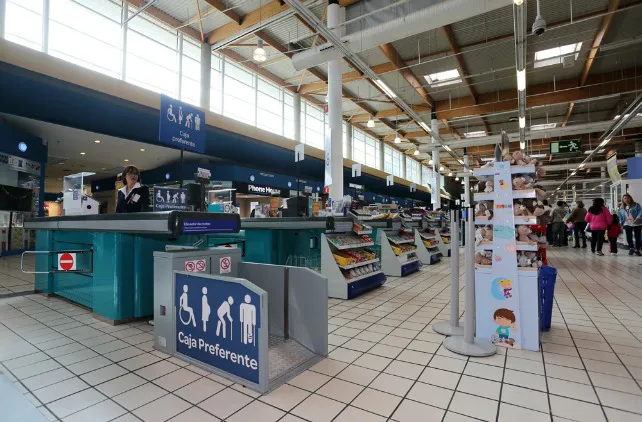Local Burgos: Mercadona, El Corte Ingés y Carrefour denunciados por tener líneas 901 y 902 para la atención al consumidor