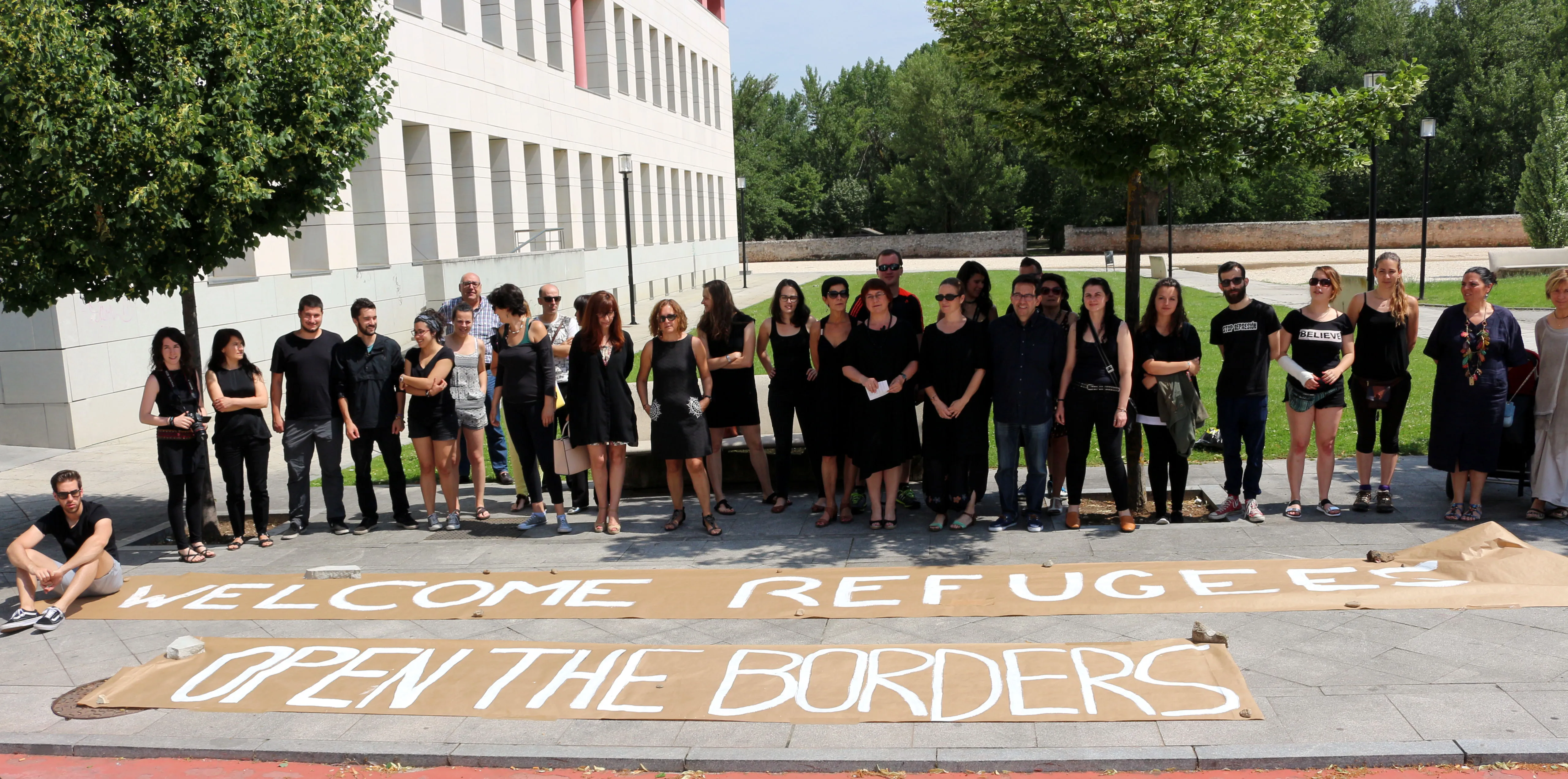 Universidad Burgos: La Comunidad Universitaria se viste de negro para visibilizar la situación de los refugiados