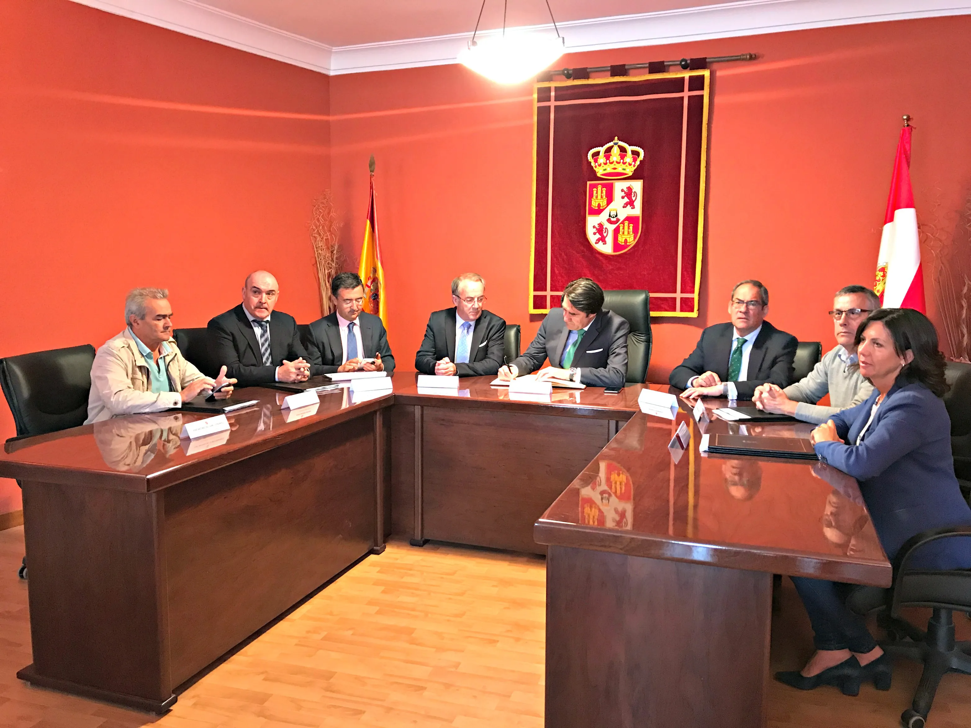 Castilla y León Burgos: Suárez-Quiñones firma un convenio en Burgos para desarrollar ‘Rehabitare 2017’