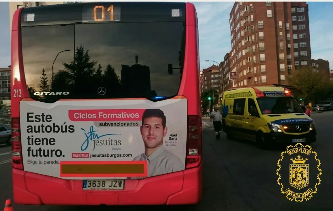 Sucesos Burgos: Tres heridos tras el choque entre un autobús urbano y un turismo