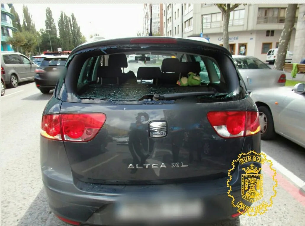 Sucesos Burgos: Un ciclista sale herido tras empotrarse contra un coche mientras utilizaba el móvil