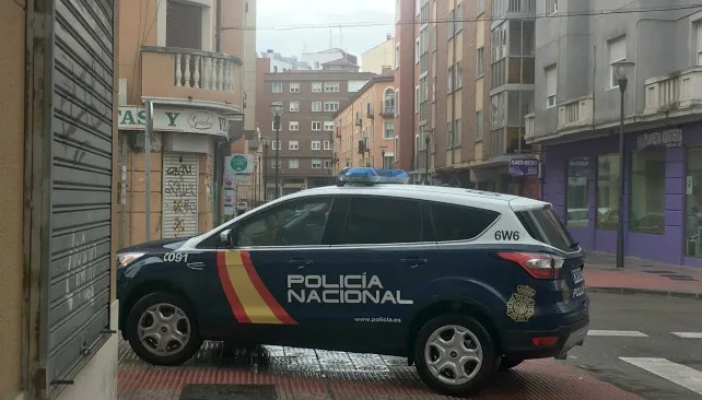 Sucesos Burgos: La actuación de la Policía Nacional de Miranda evita el suicidio de un varón