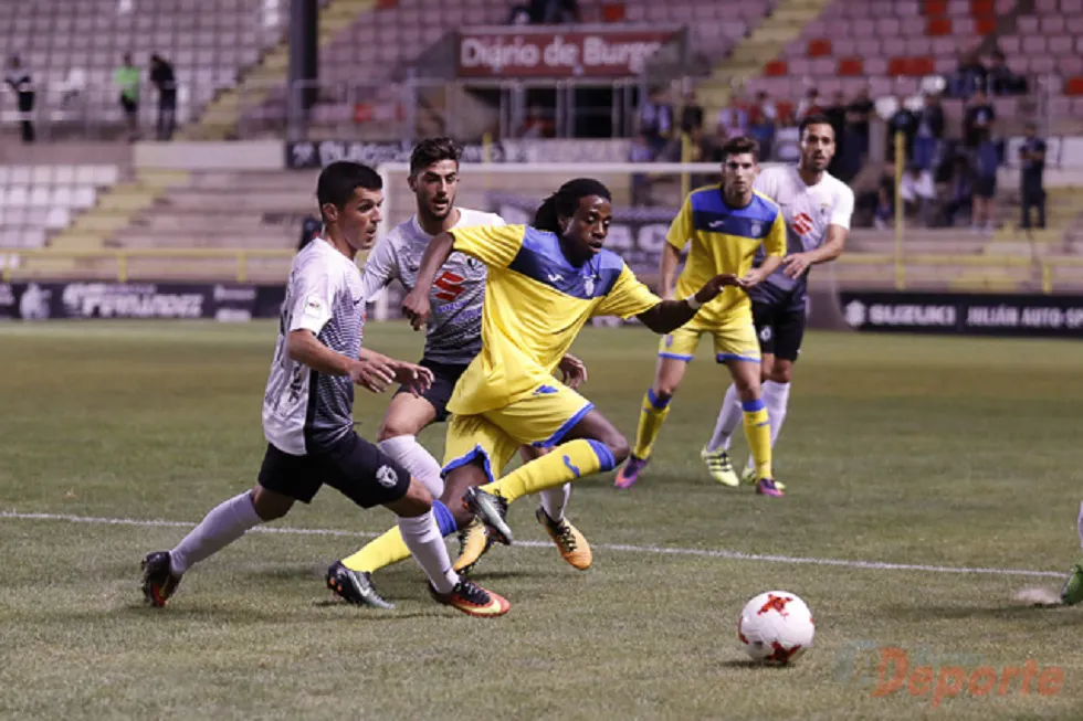 Fútbol Burgos: El Burgos CF sigue adelante en la Copa Federación tras eliminar a La Arandina (2-1)