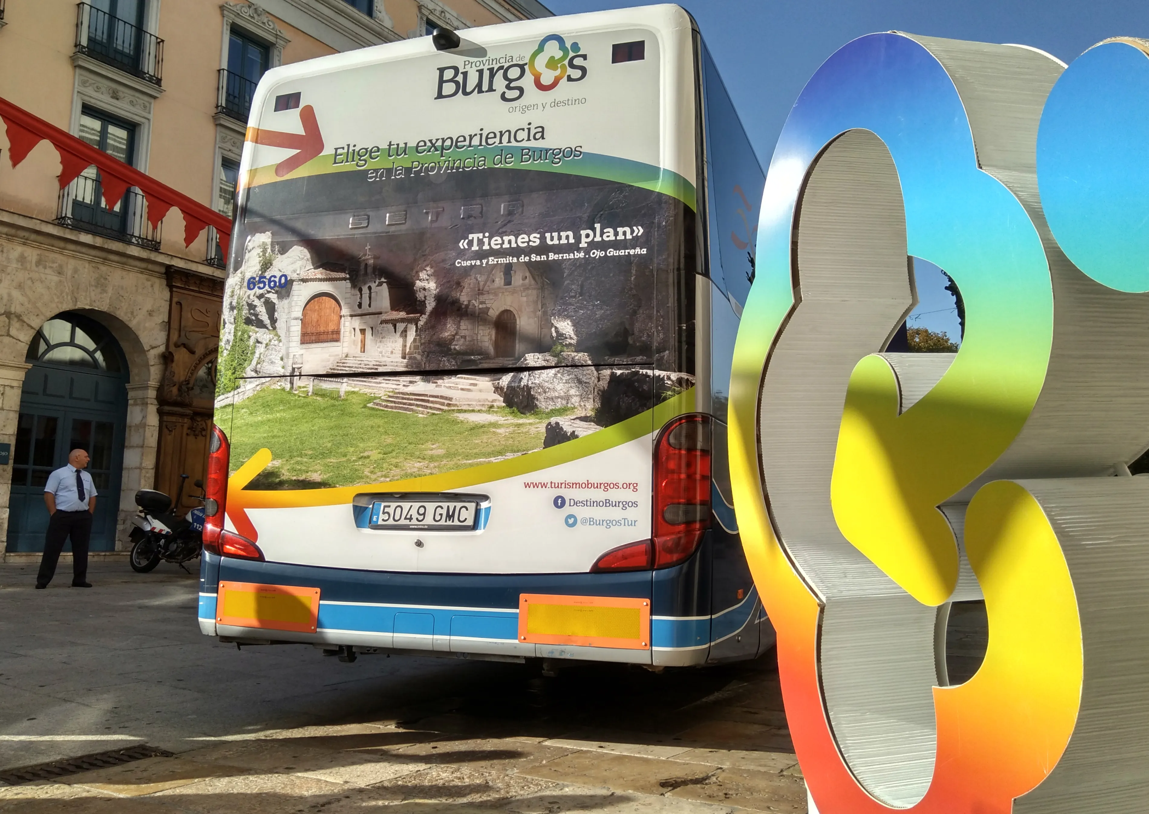 Provincia Burgos: Seis autobuses ‘llevarán’ el turismo de Burgos por el corredor norte Madrid-Irún