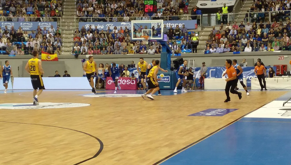 Actualidad Burgos: El San Pablo se estrena en la ACB con derrota ante Tenerife (65-81)