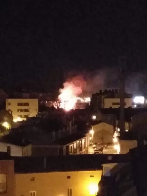 Local Burgos: Incendio en la Carretera de Logroño