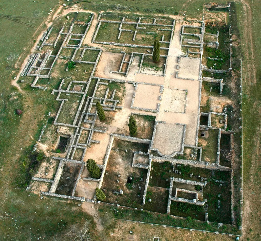 Patrimonio CyL Burgos: Ruinas romanas de Clunia, estrecha tu mano con la historia