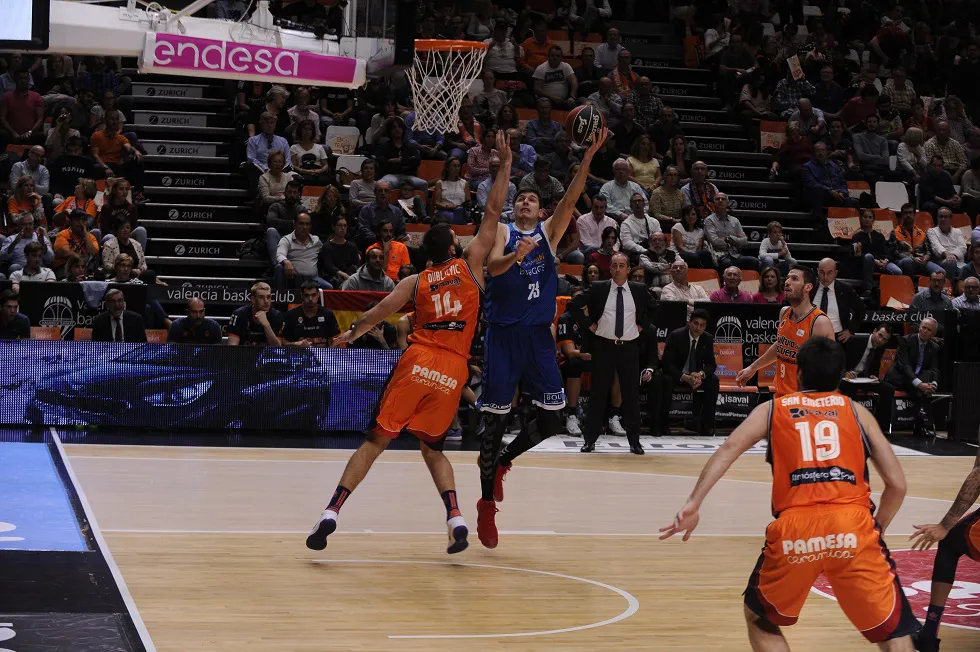 Deportes Burgos: El San Pablo Burgos sabe competir ante Valencia (87-78)