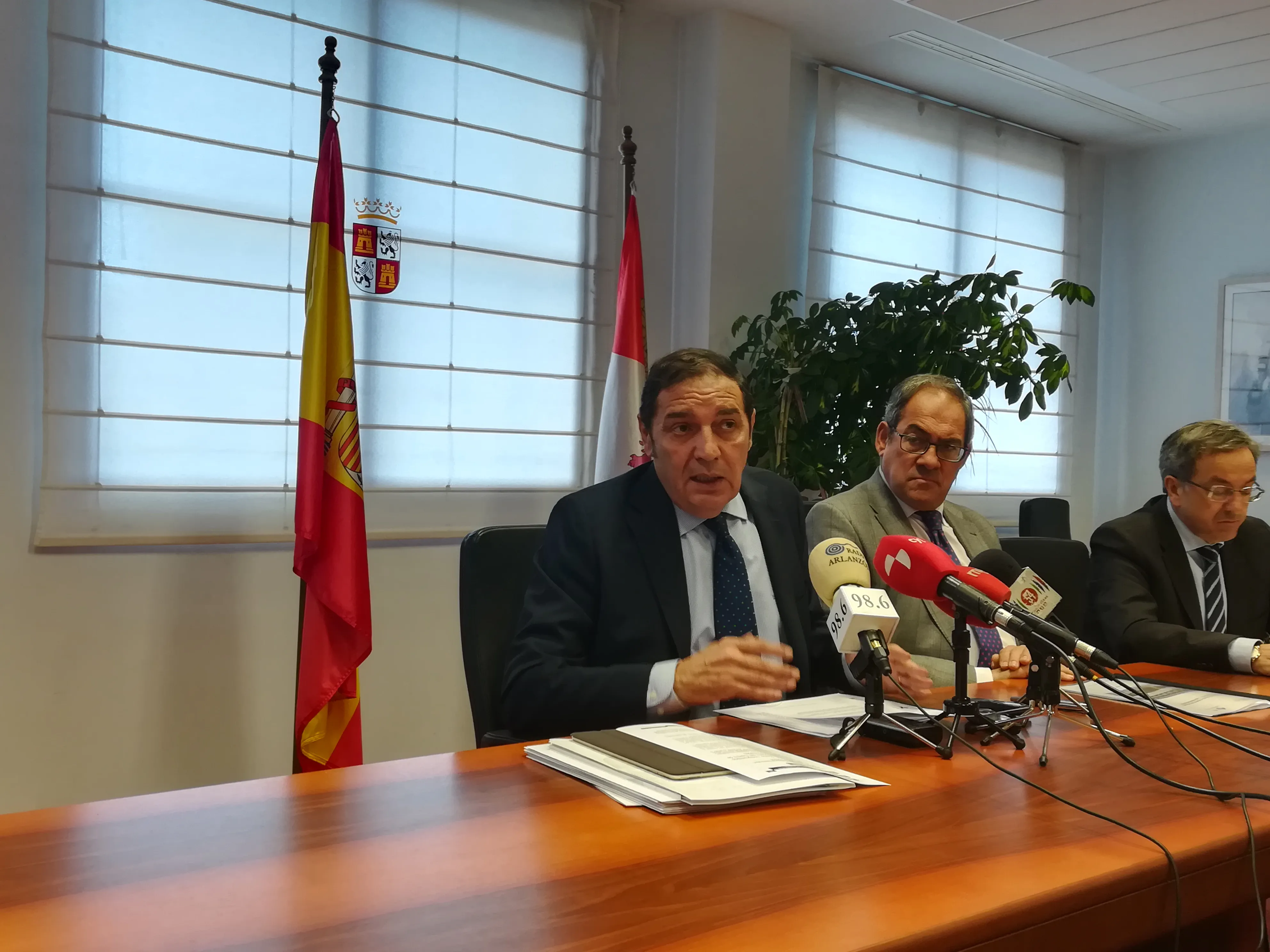 Provincia Burgos: La Consejería de Sanidad ofrece compromisos específicos para el relanzamiento del Centro de Especialidades Villarcayo-Merindades
