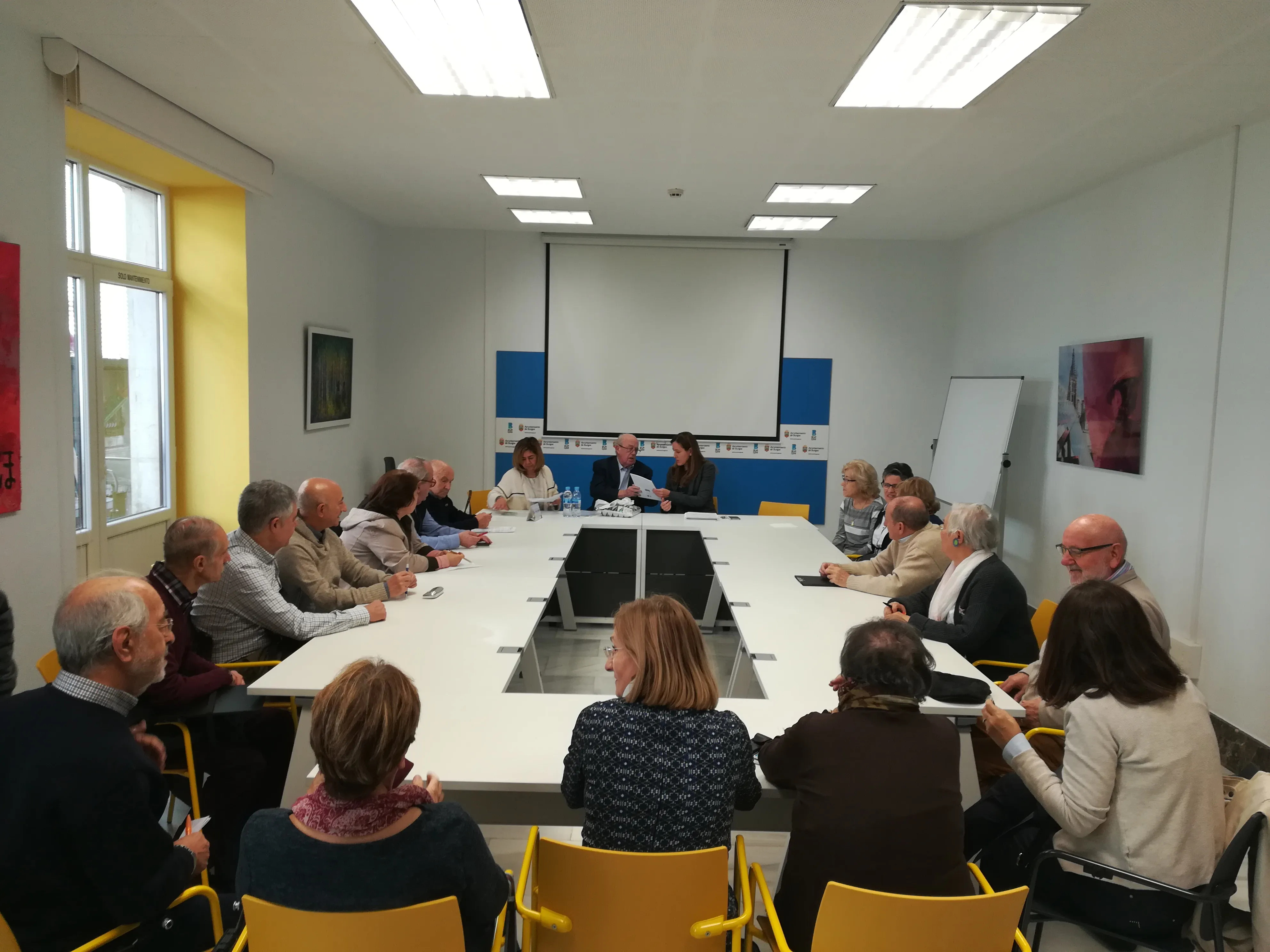 Local Burgos: El Centro Cívico San Juan acoge un encuentro formativo para los voluntarios culturales mayores