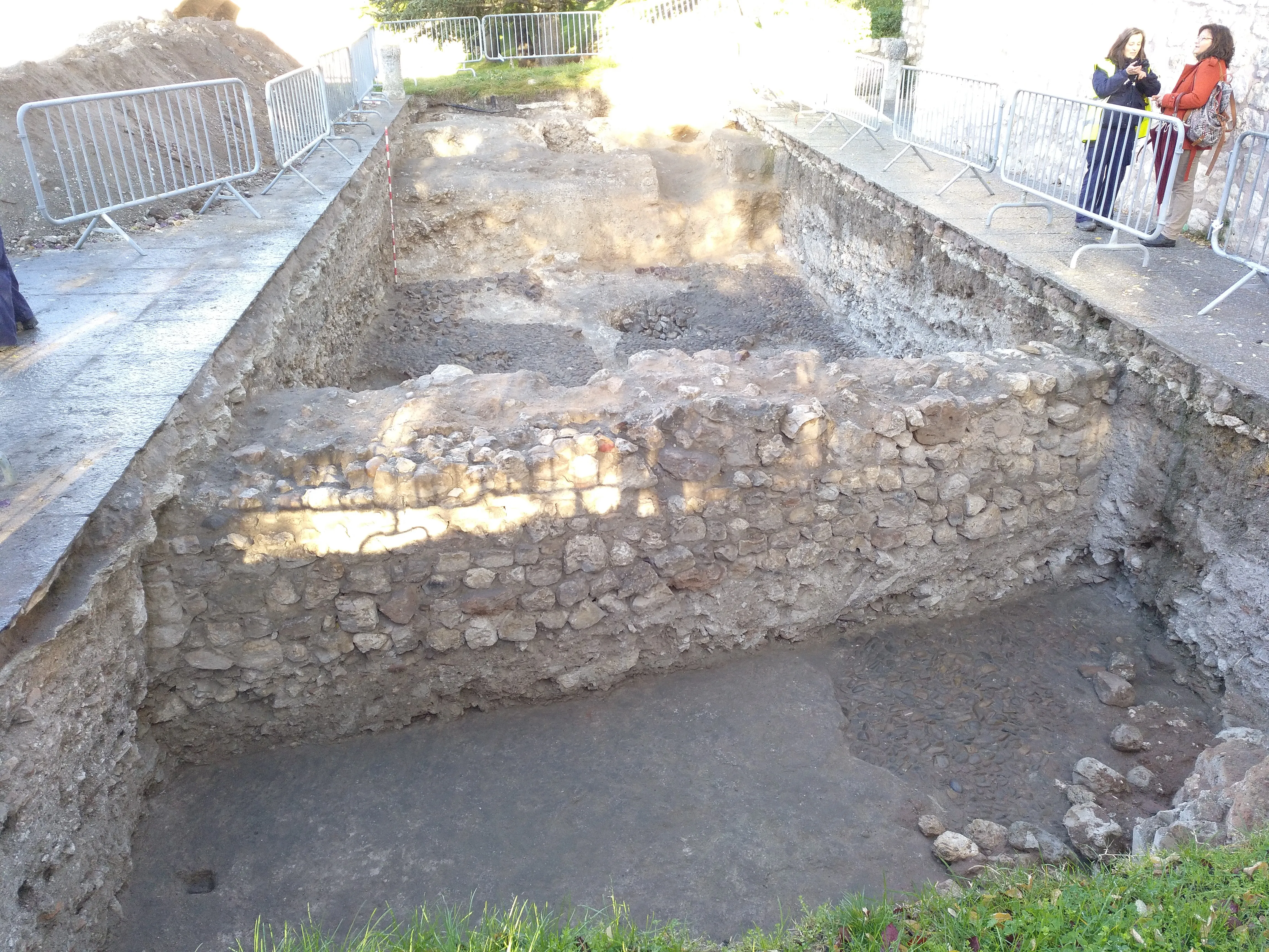 Local Burgos: Las excavaciones en el Solar del Cid sacan a la luz 10.000 piezas arqueológicas