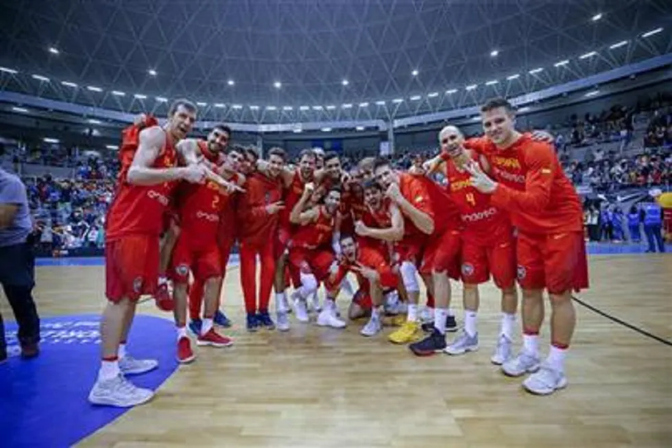 Deportes Burgos: España puede con la campeona de Europa ante un Coliseum entregado (92-84)