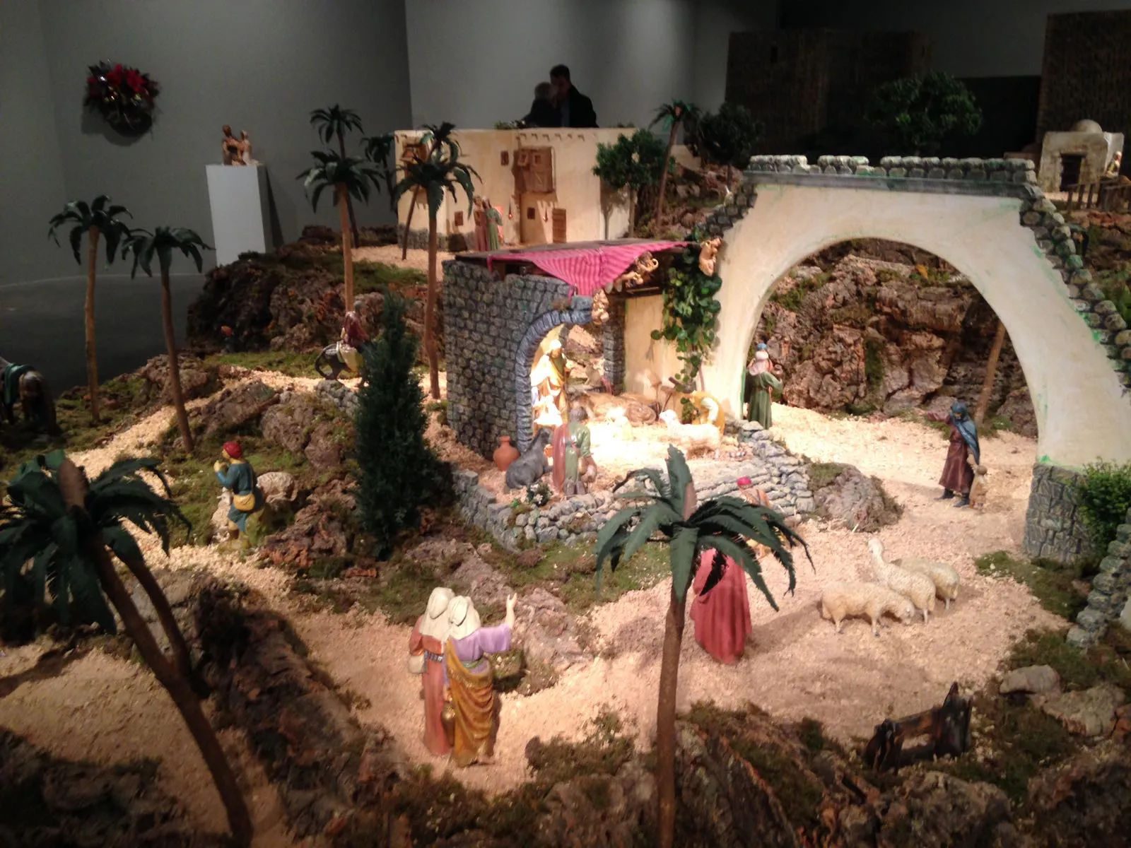 Local Burgos: Cajacírculo inaugura el belén como comienzo a las fiestas navideñas