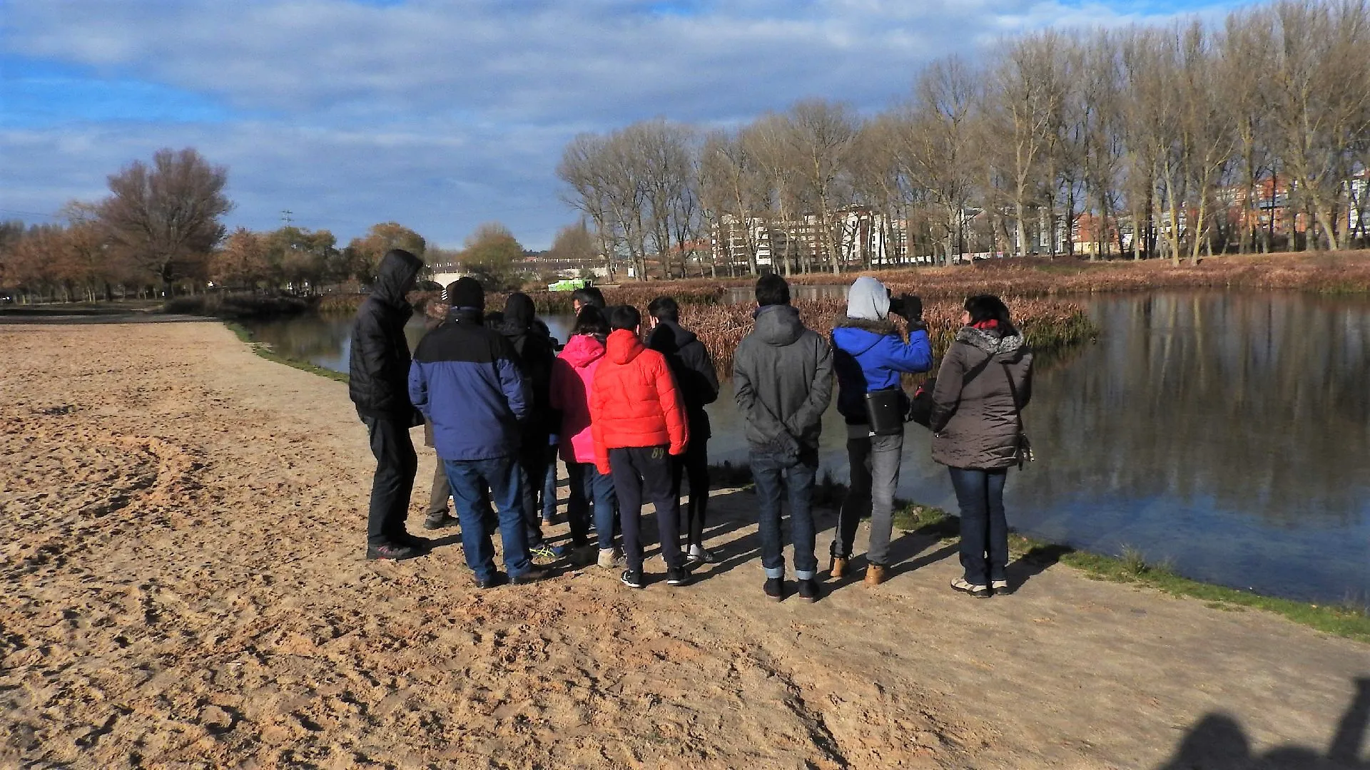 Local Burgos: Alumnos con autismo conocen el funcionamiento de las escalas de peces en el Arlanzón