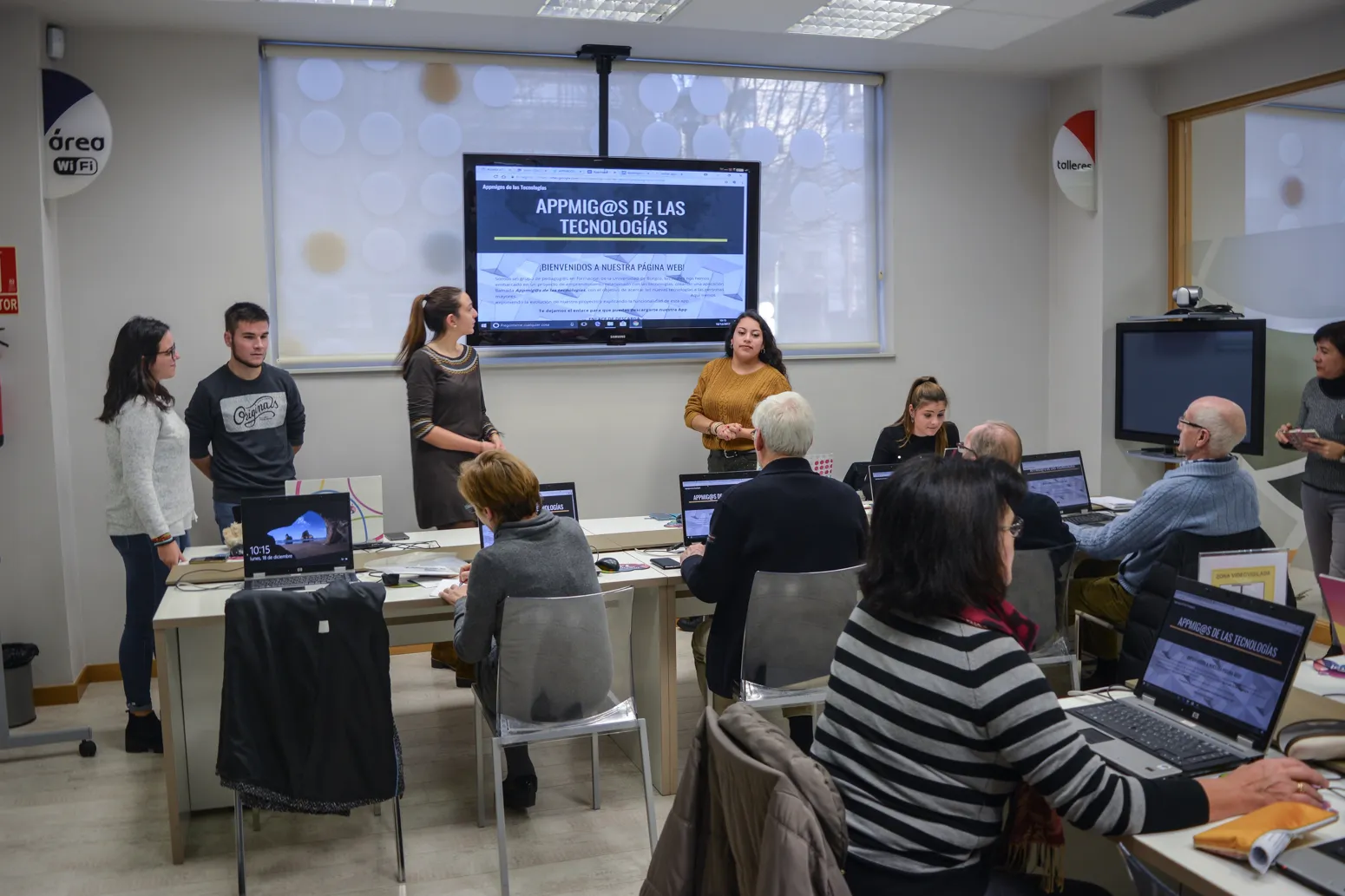 Universidad Burgos: Cinco alumnos de Pedagogía crean la AppMIG@S de las TIC