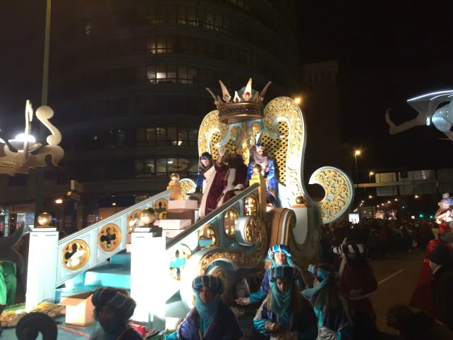 Local Burgos: Los Reyes Magos repartirán 4.000 kilos de caramelos sin gluten con récord de carrozas