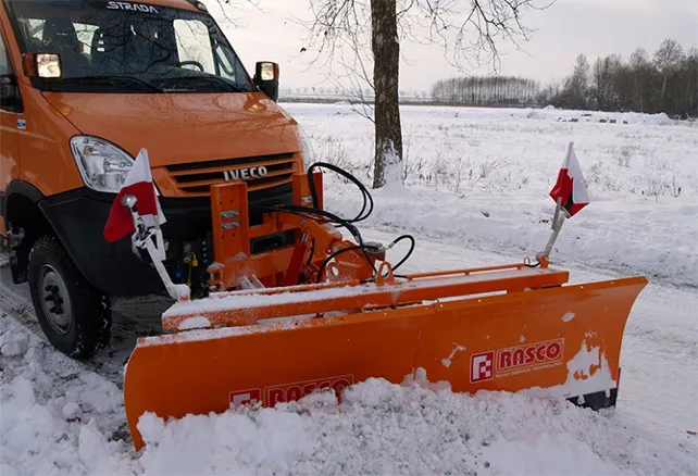 Actualidad Burgos: 411 máquinas quitanieves ya están preparadas para el nuevo temporal de nieve en la Comunidad