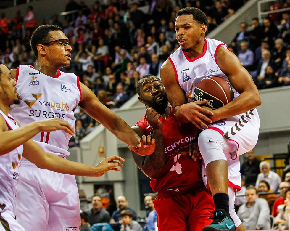 Deportes Burgos: El San Pablo mantiene la racha y logra en Zaragoza su tercer triunfo consecutivo (73-79)