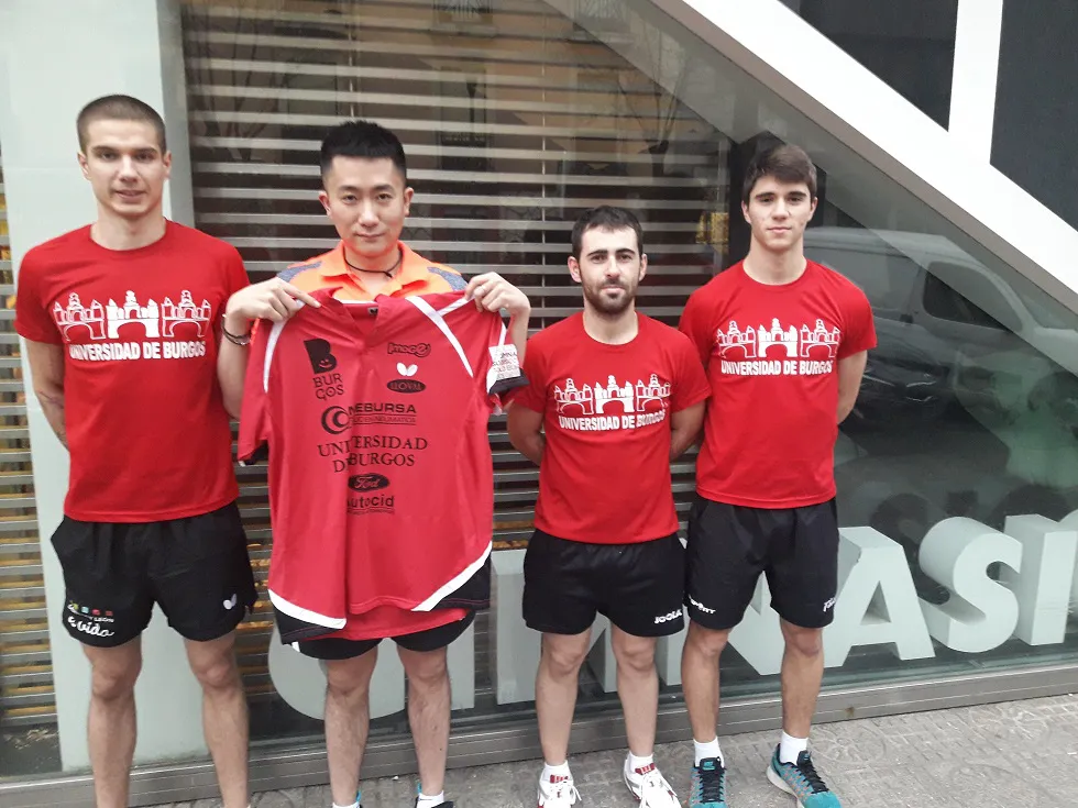 Deportes Burgos: El nuevo fichaje del UBU, el chino Li Zhuoyan ya entrena con el equipo