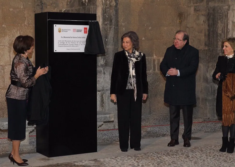 Actualidad Burgos: La Reina Sofía entrega el premio Europa Nostra a la cubierta del Monasterio de San Juan