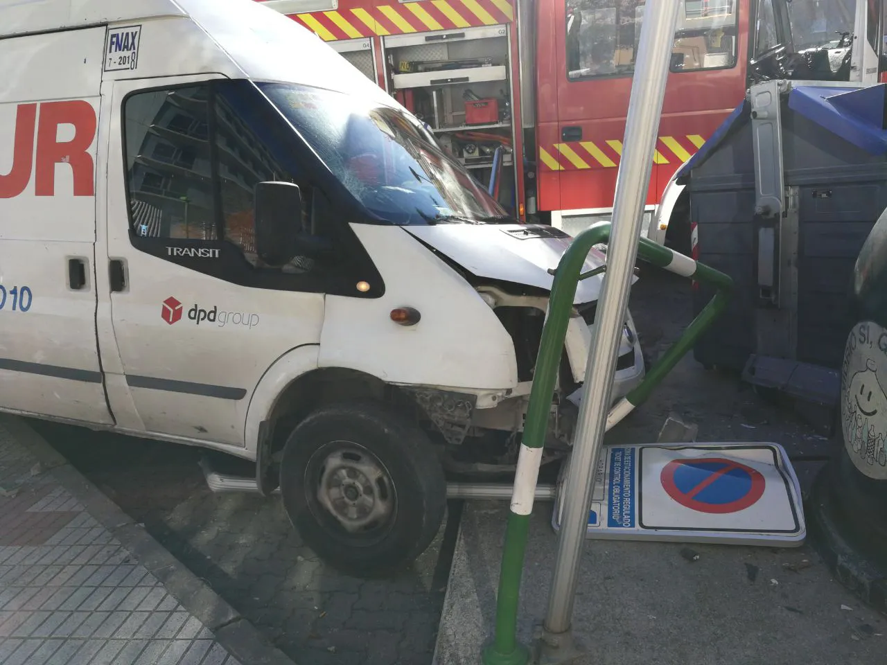 Local Burgos: Aparatoso accidente en Reyes Católicos