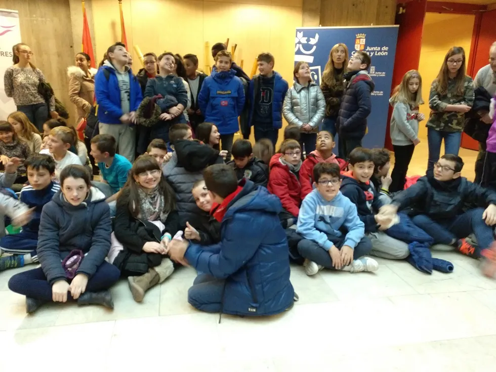 Actualidad Burgos: Cooperativas escolares de Planea Emprendedores registran sus estatutos en la Junta