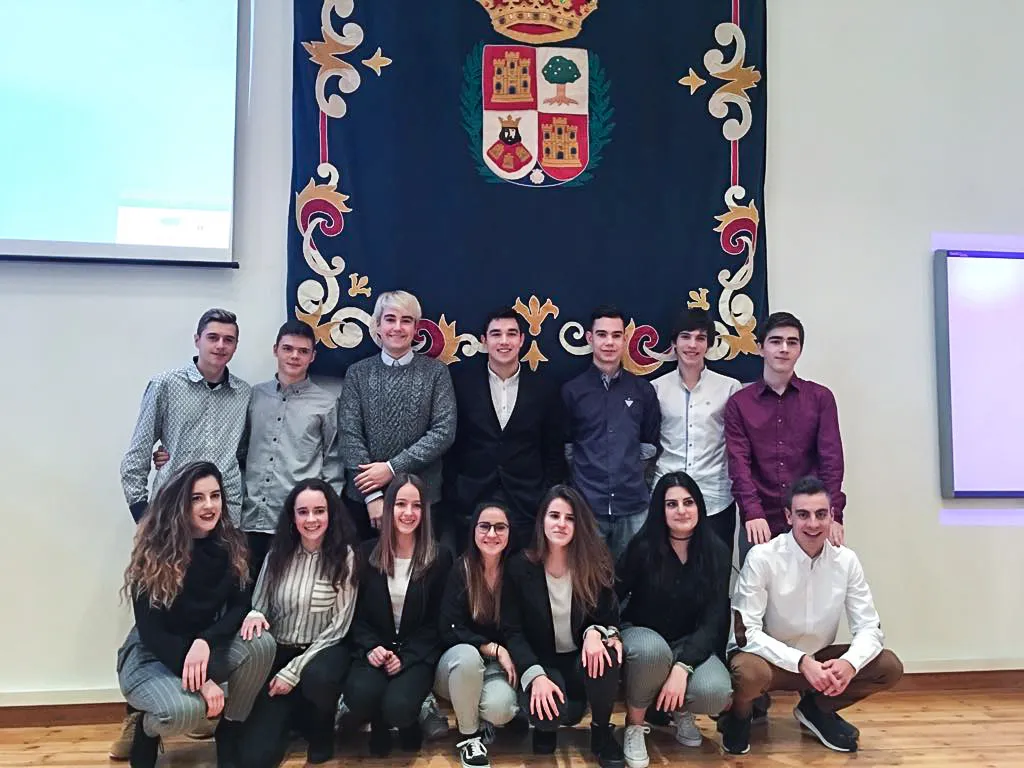 Universidad Burgos: Los alumnos del BIE de Ciencias y Tecnología del Instituto Félix R. de la Fuente defendieron 6 proyectos de investigación en la UBU