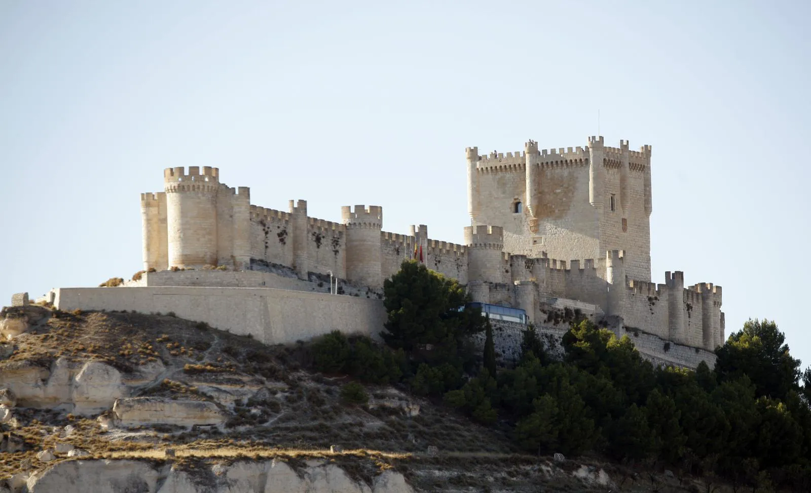 Destinos CyL Burgos: Peñafiel, cuna del Ribera de Duero a los pies de su Castillo