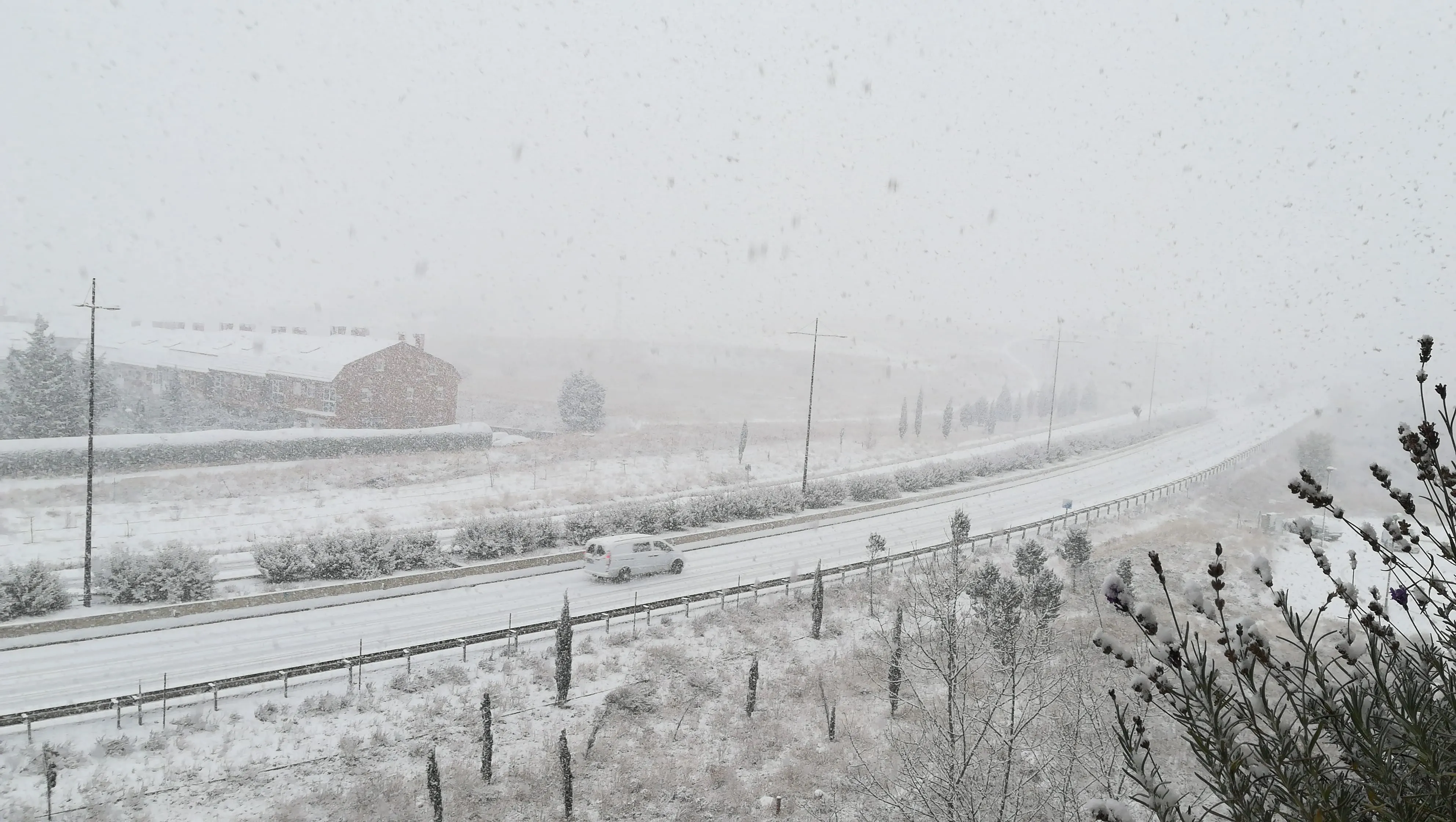 Castilla y León Burgos: Activa fase de Alerta por nevadas en carreteras del Estado