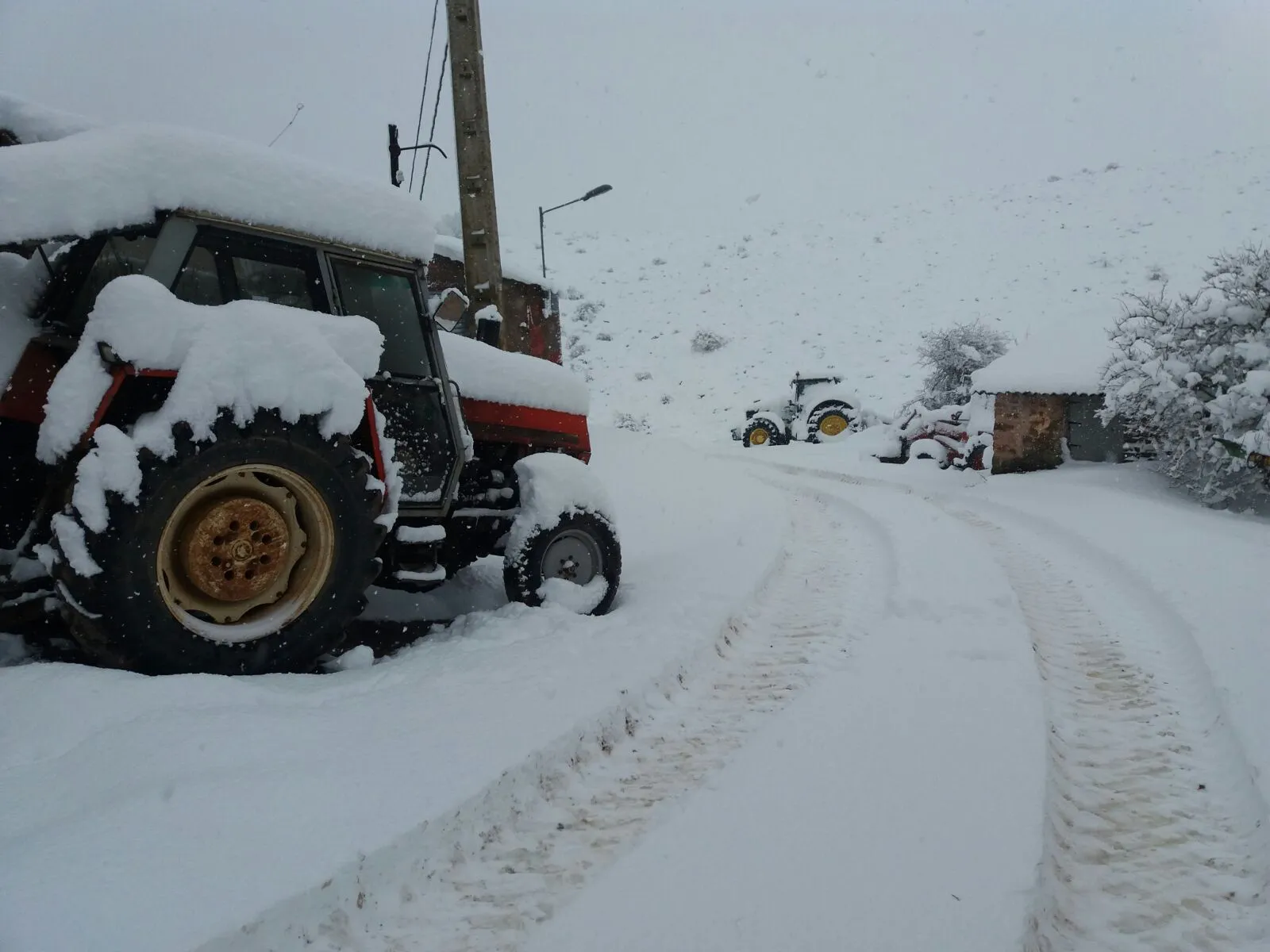 Actualidad Burgos: Protección Civil declara la alerta en las provincias de Burgos y León ante la previsión de nevadas en las próximas horas