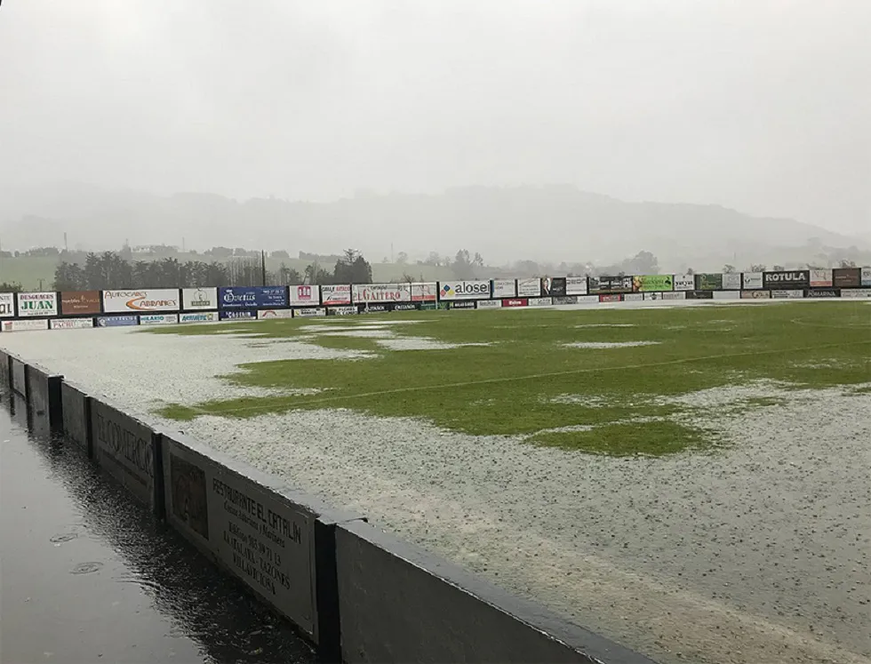 Deportes Burgos: El temporal de lluvia obliga a aplazar el partido Caudal - CD Mirandés