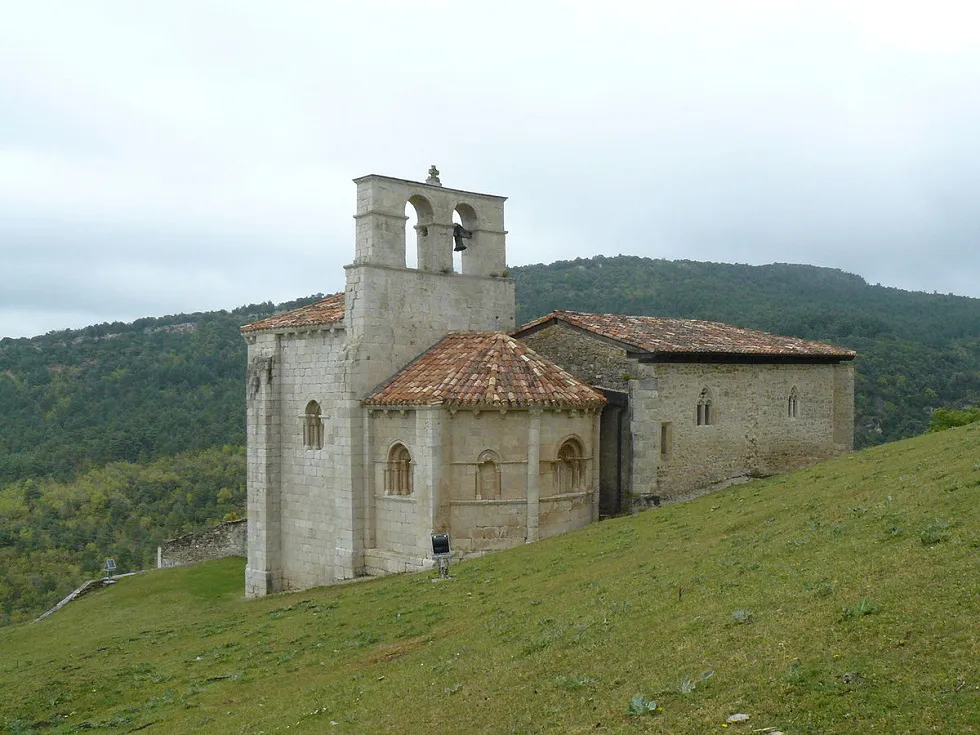 Sucesos Burgos: Fallece un joven de 25 años tras caer desde la peña de la ermita de San Pantaleón de Losa (Burgos)