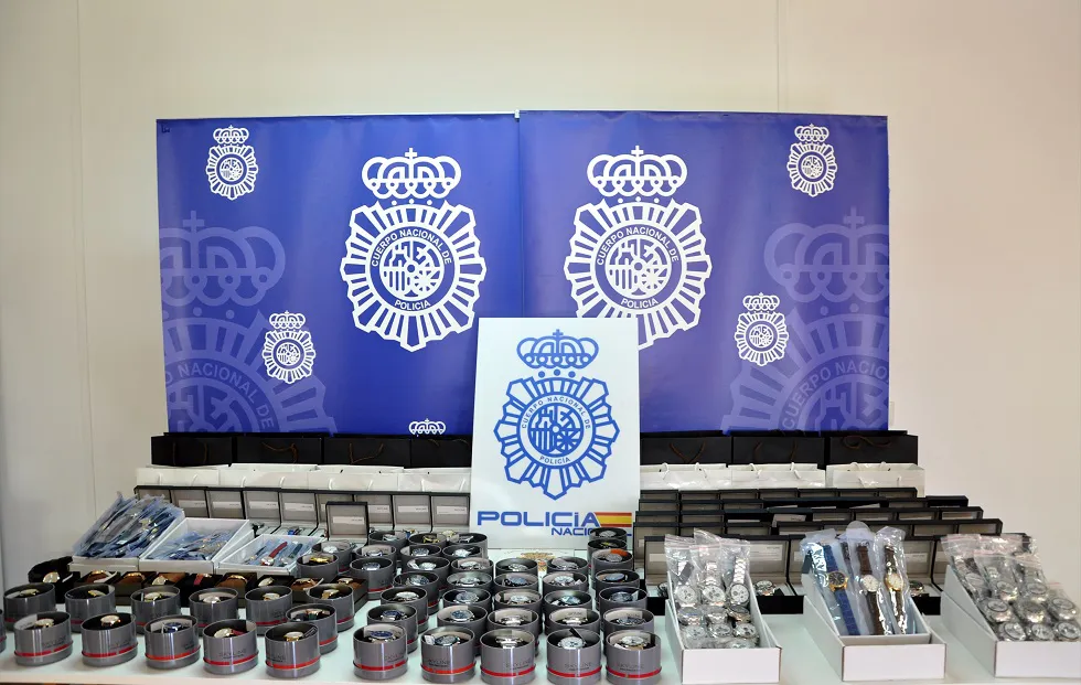 Sucesos Burgos: Detienen a un individuo por vender relojes de marca falsificados