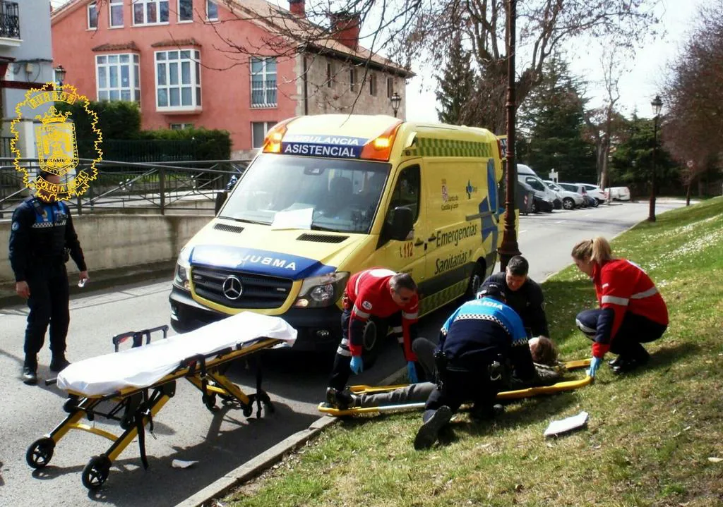 Sucesos Burgos: Herido grave un motorista tras perder el control al entrarle una avispa en el casco
