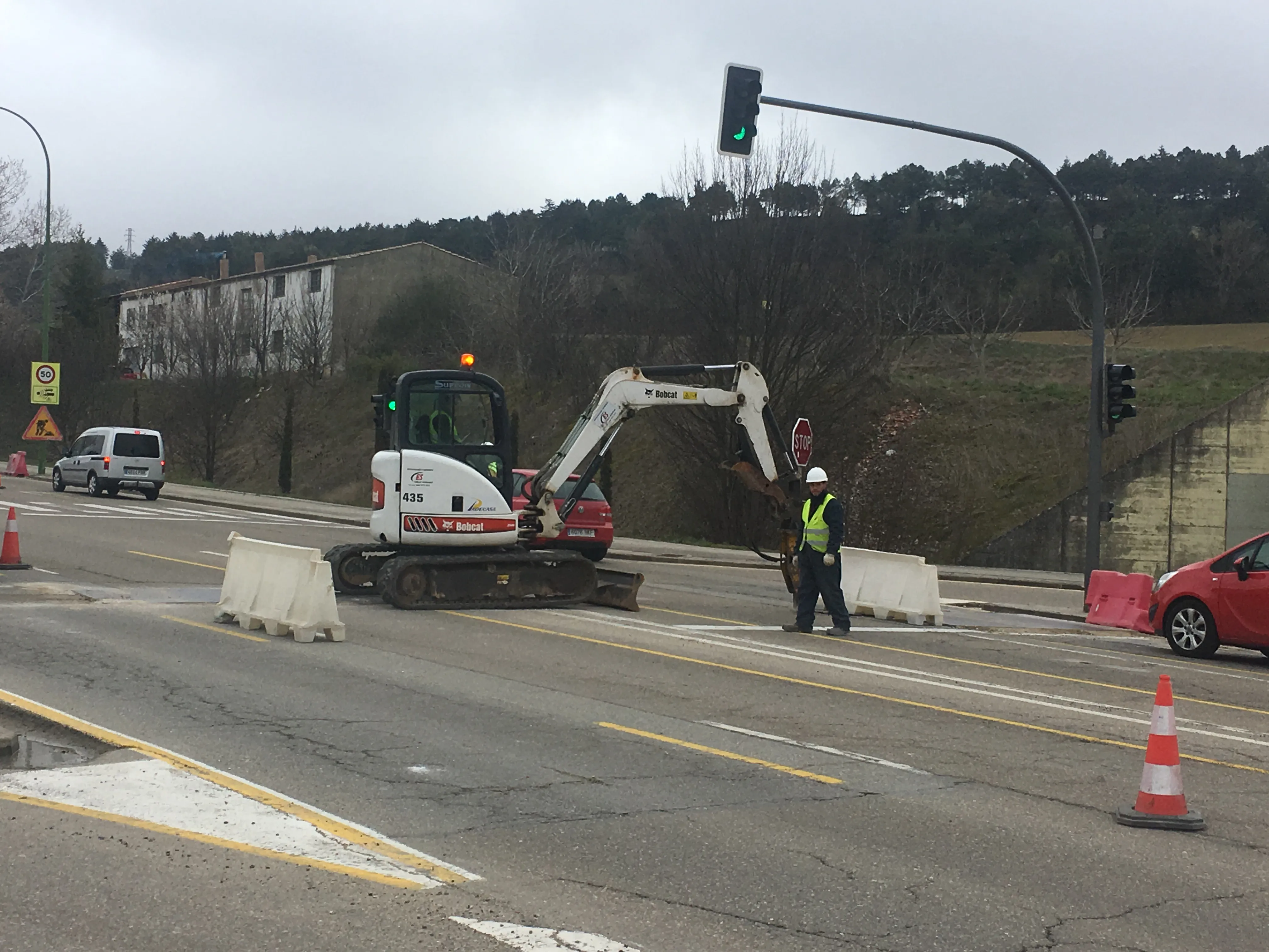Local Burgos: La obras en la carretera del Cementerio provocan ya las primeras retenciones de tráfico