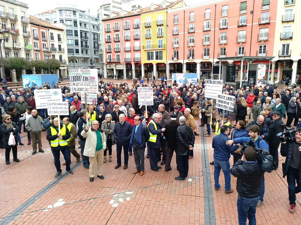 Actualidad Burgos: 300 personas se manifiestan por la defensa del Sistema Público de pensiones
