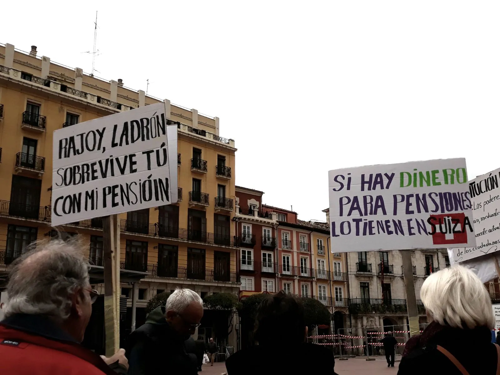 Local Burgos: Los pensionistas luchan al ritmo del sí se puede y jotas burgalesas