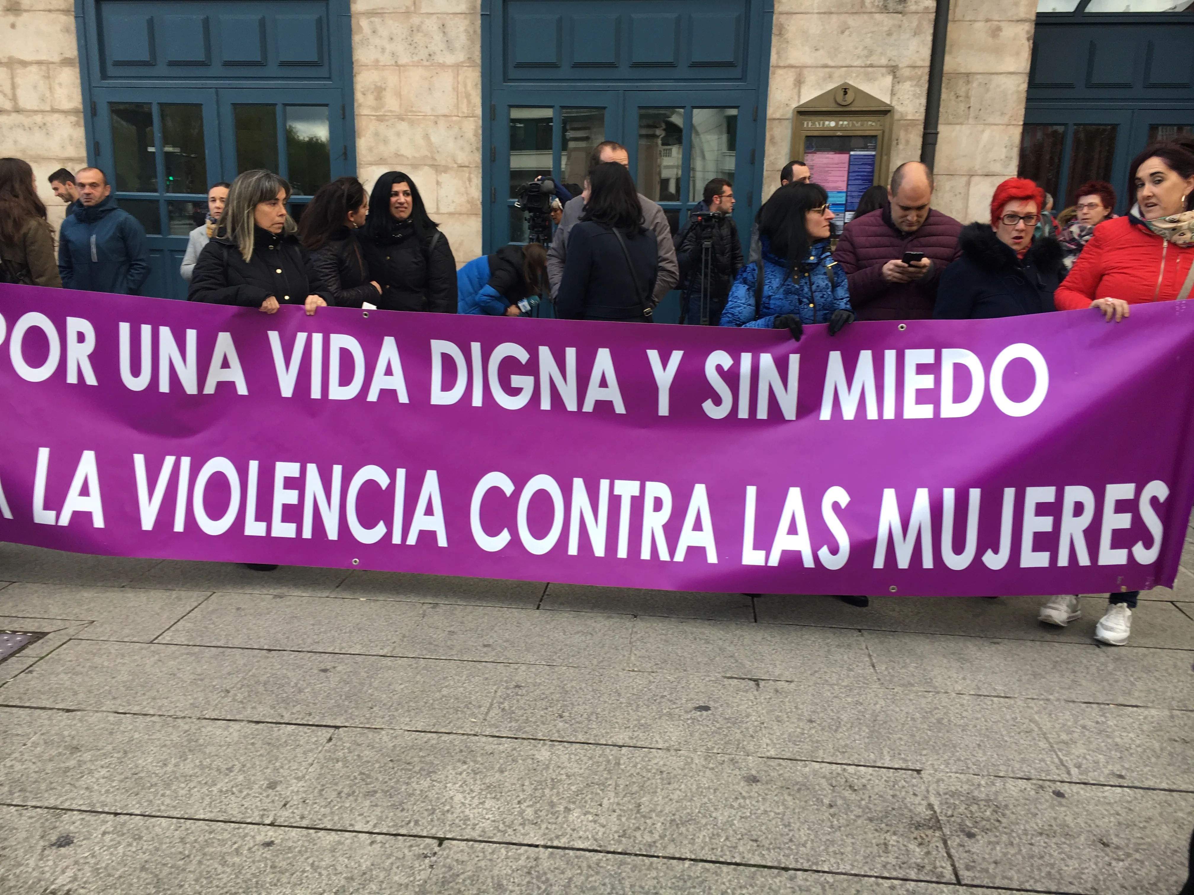 Local Burgos: 4.000 personas se concentran en señal de repulsa por la muerte de Silvia Plaza