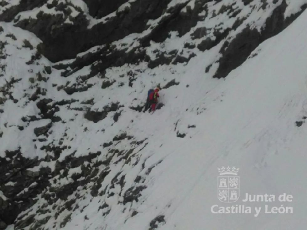 Sucesos Burgos: Rescatados tres montañeros en Castro Valnera