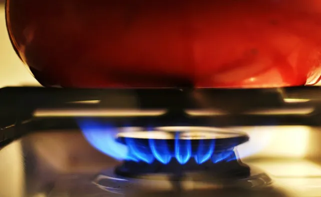 Actualidad Burgos: FACUA alerta de la retirada de las placas de gas Eldslåga de IKEA por un fallo en uno de sus quemadores