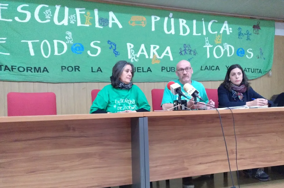 Actualidad Burgos: La Plataforma por la Escuela Pública sale a la calle para exigir más dinero en educación