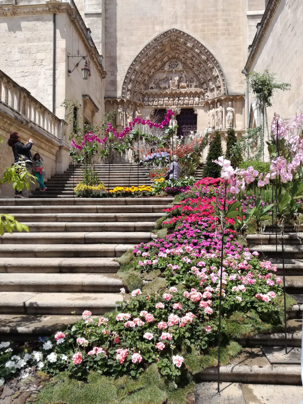 Local Burgos: FIESTA DE LAS FLORES 2018