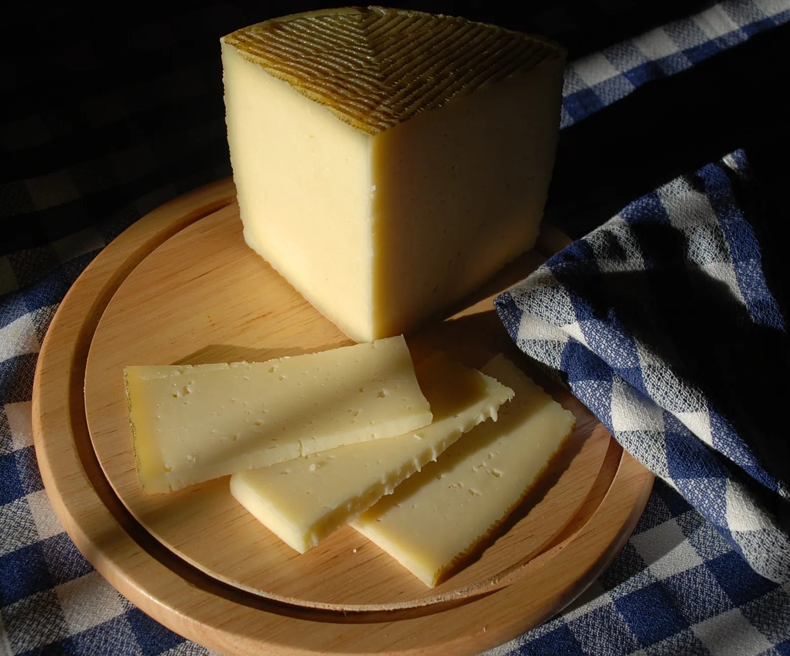Local Burgos: Retiran lotes de queso Reblochon tras siete casos de intoxicación por E.Coli en niños de Francia
