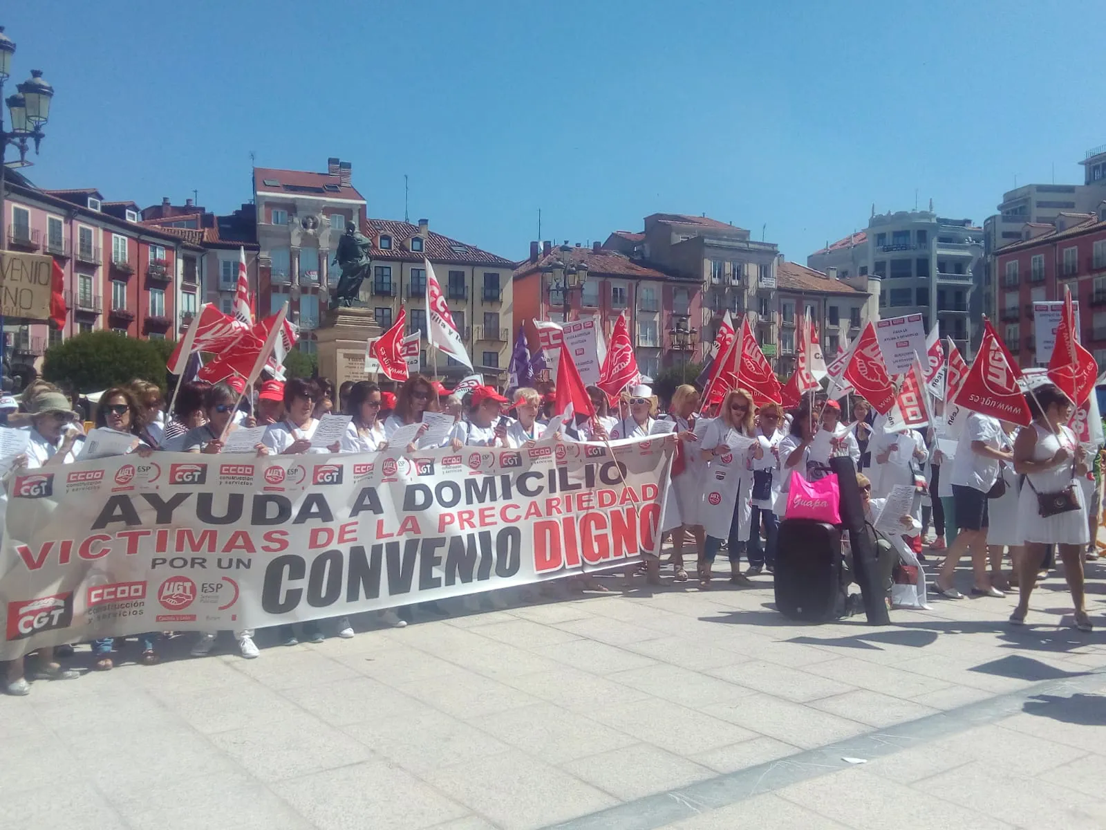 Actualidad Burgos: Concentración en Burgos por los derechos de las trabajadoras del Sector de Ayuda a Domicilio
