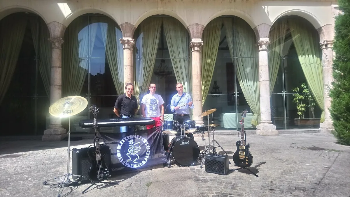 Actualidad Burgos: La M.O.D.A. dona tres mil euros en instrumentos musicales a la escuela municipal Antonio de Cabezón