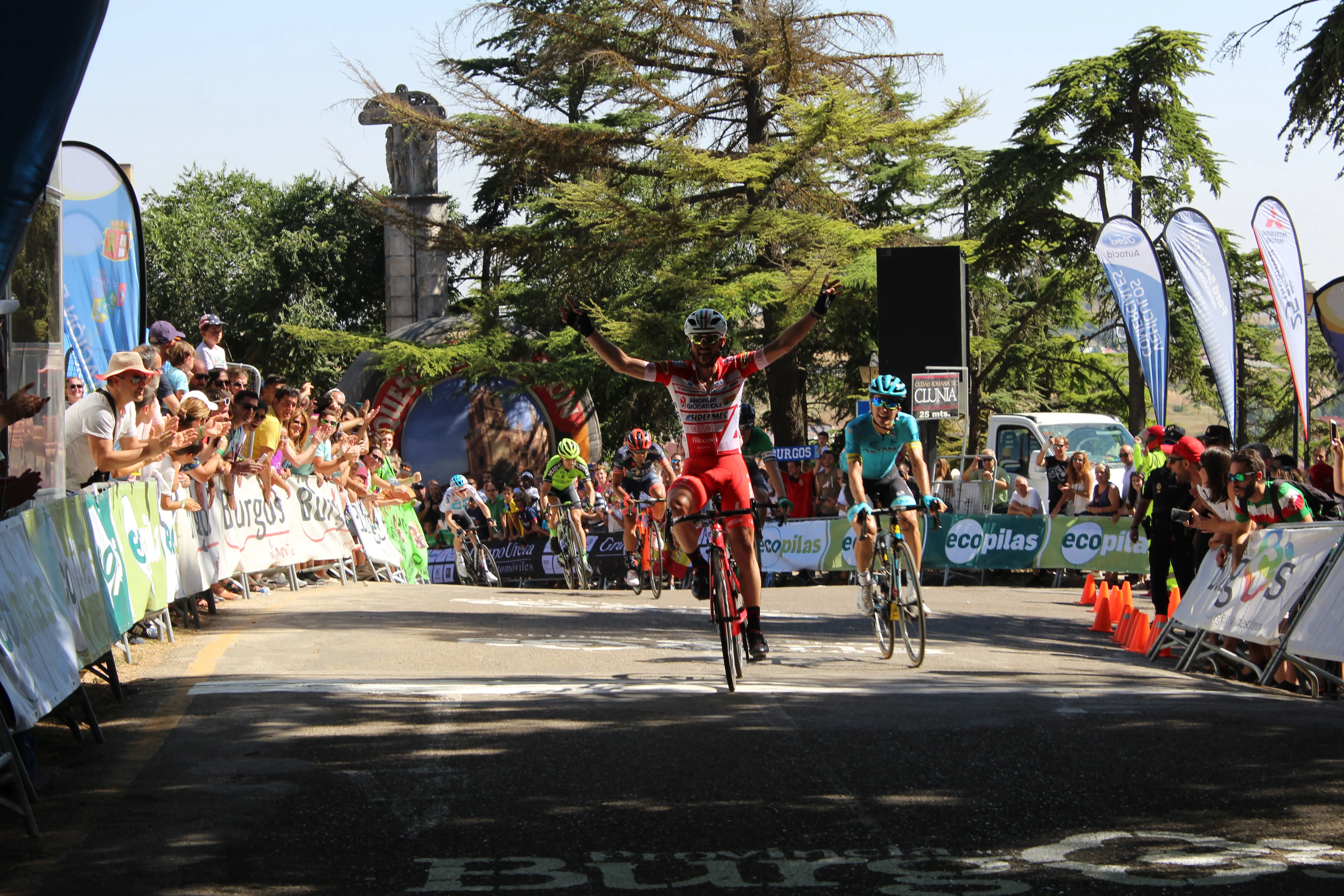 Deportes Burgos: Francesco Gavazzi gana en el Castillo y es el primer líder de la Vuelta a Burgos