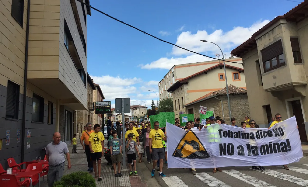 Provincia Burgos: Un millar de personas se manifiestan en contra de un proyecto de cantera en el Valle de Tobalina