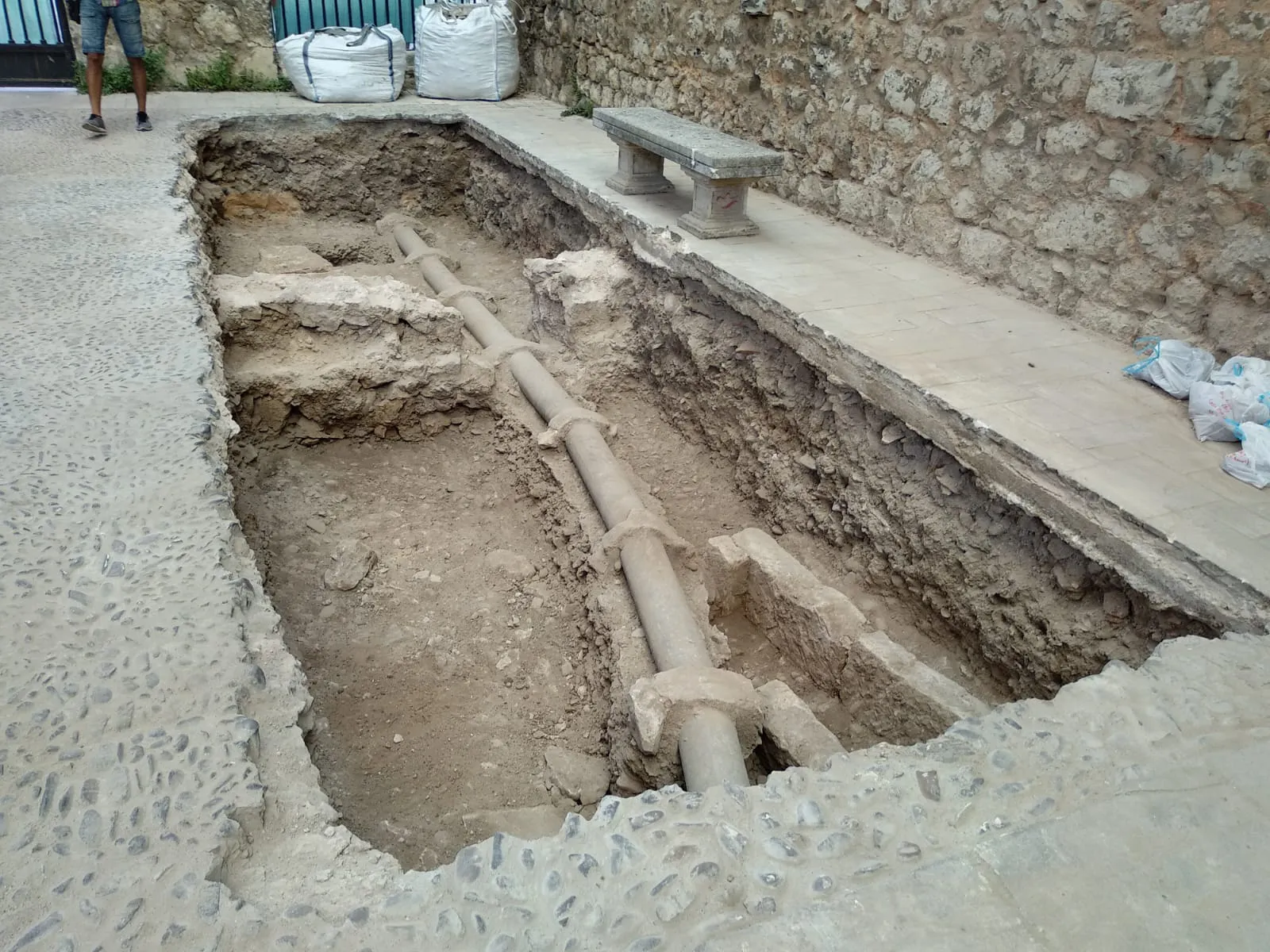 Local Burgos: Descubren una necrópolis en las obras de recolocación del Arco de la Isla