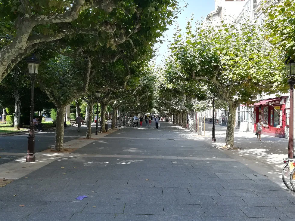 Local Burgos: Burgos Con Bici denuncia la falta de determinación respecto a la prohibición de circular por el Espolón
